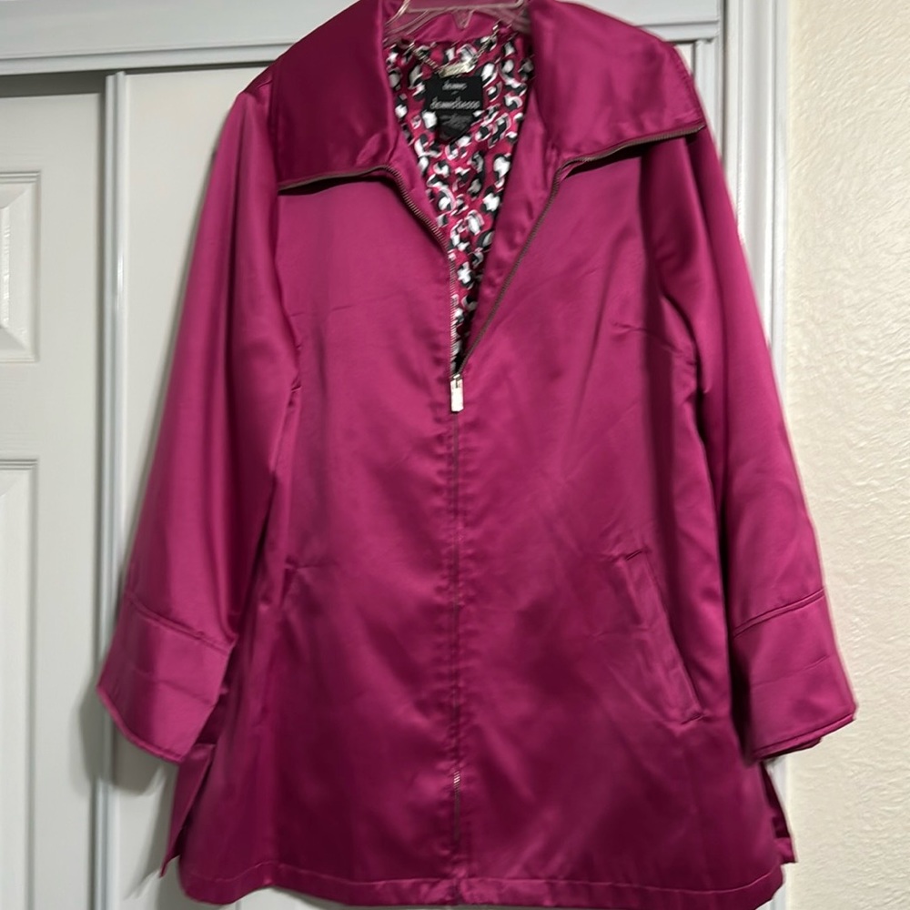 Mauve color lined rain jacket 32 inch length